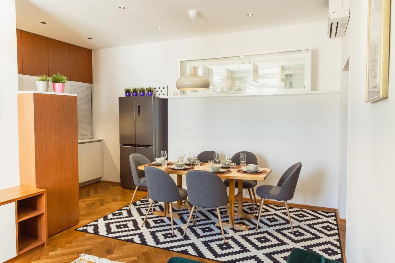 Top Location City Centre Condo In Historic Building With Free Garage Parking Laibach Exterior foto