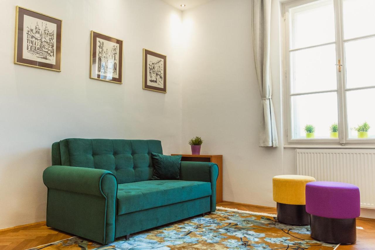 Top Location City Centre Condo In Historic Building With Free Garage Parking Laibach Exterior foto