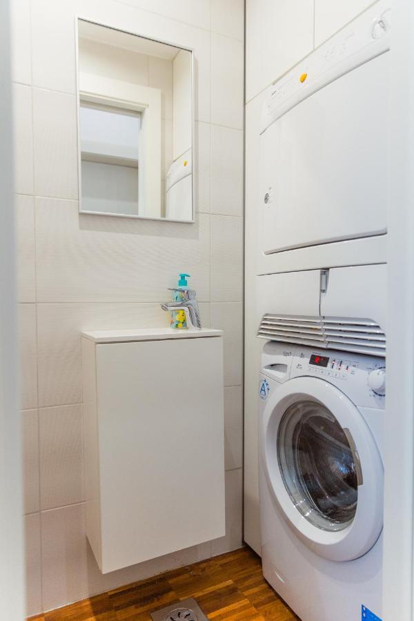 Top Location City Centre Condo In Historic Building With Free Garage Parking Laibach Exterior foto