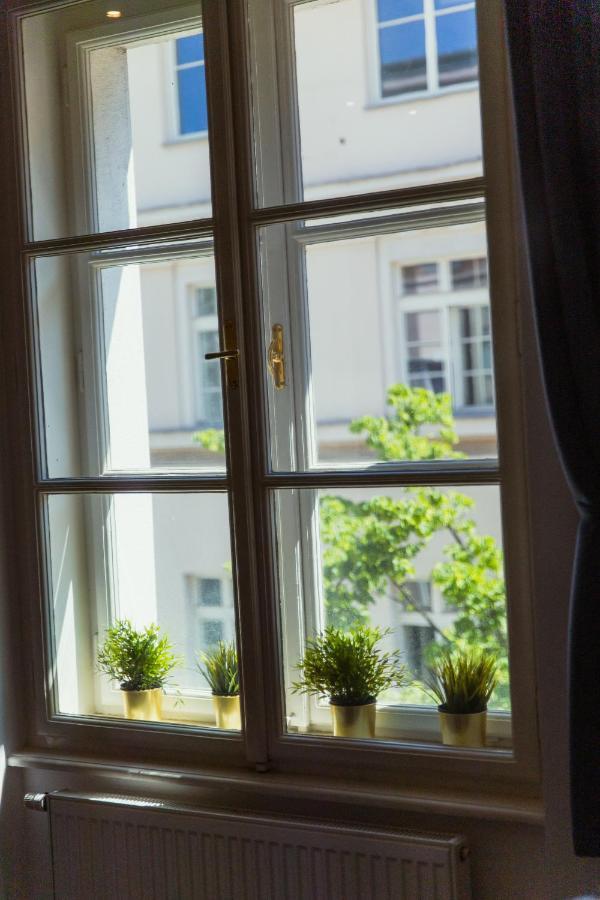 Top Location City Centre Condo In Historic Building With Free Garage Parking Laibach Exterior foto